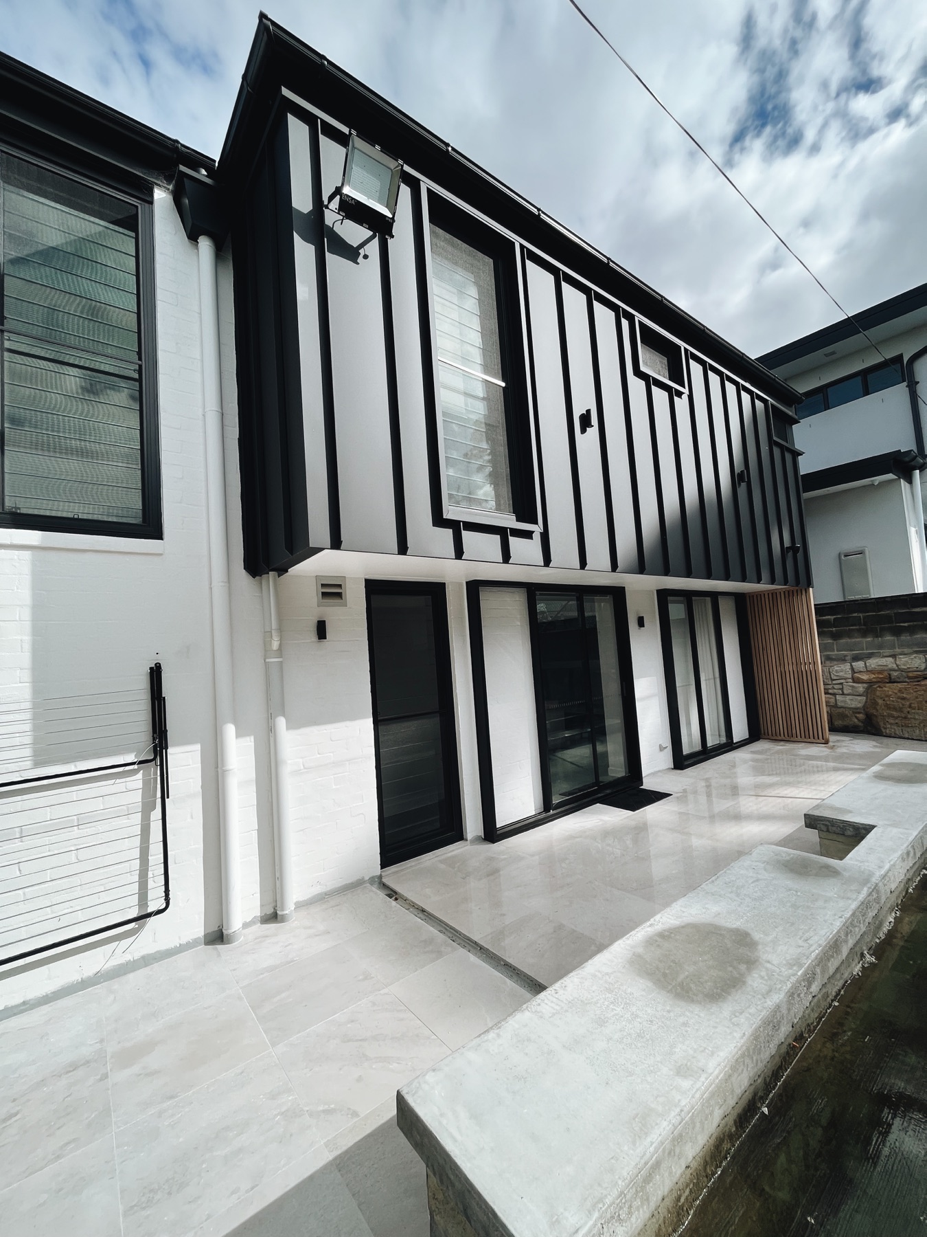 Exterior contrast
